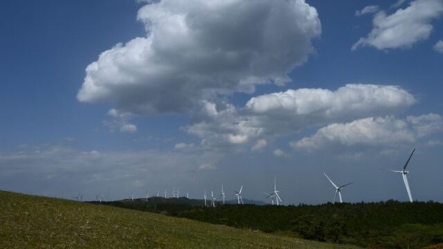 青山高原の巨大風車を眺めて高原ドライブ 遊歩道散策 Nonoguni Travel 青山高原の巨大風車を眺めて高原ドライブ 遊歩道散策 Nonoguni Travel