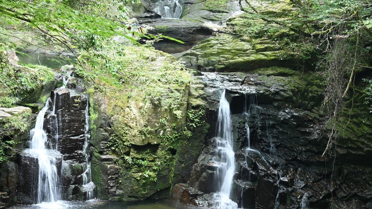 赤い滝　緑の滝　青い滝 世界の美しい滝に選ばれた「カワサン・フォール」 | セブ島に来